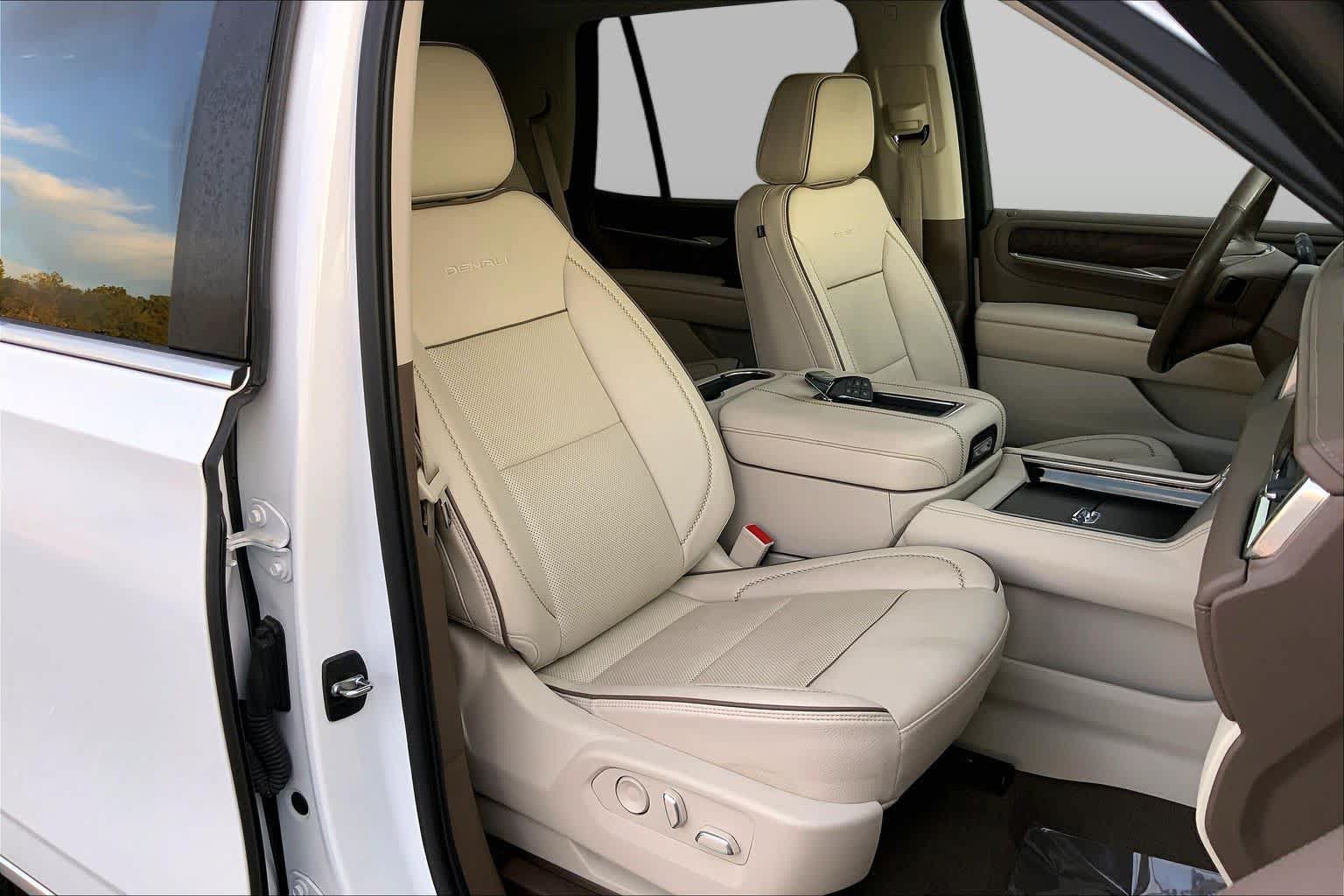 Used 2022 GMC Yukon Denali RWD image 7