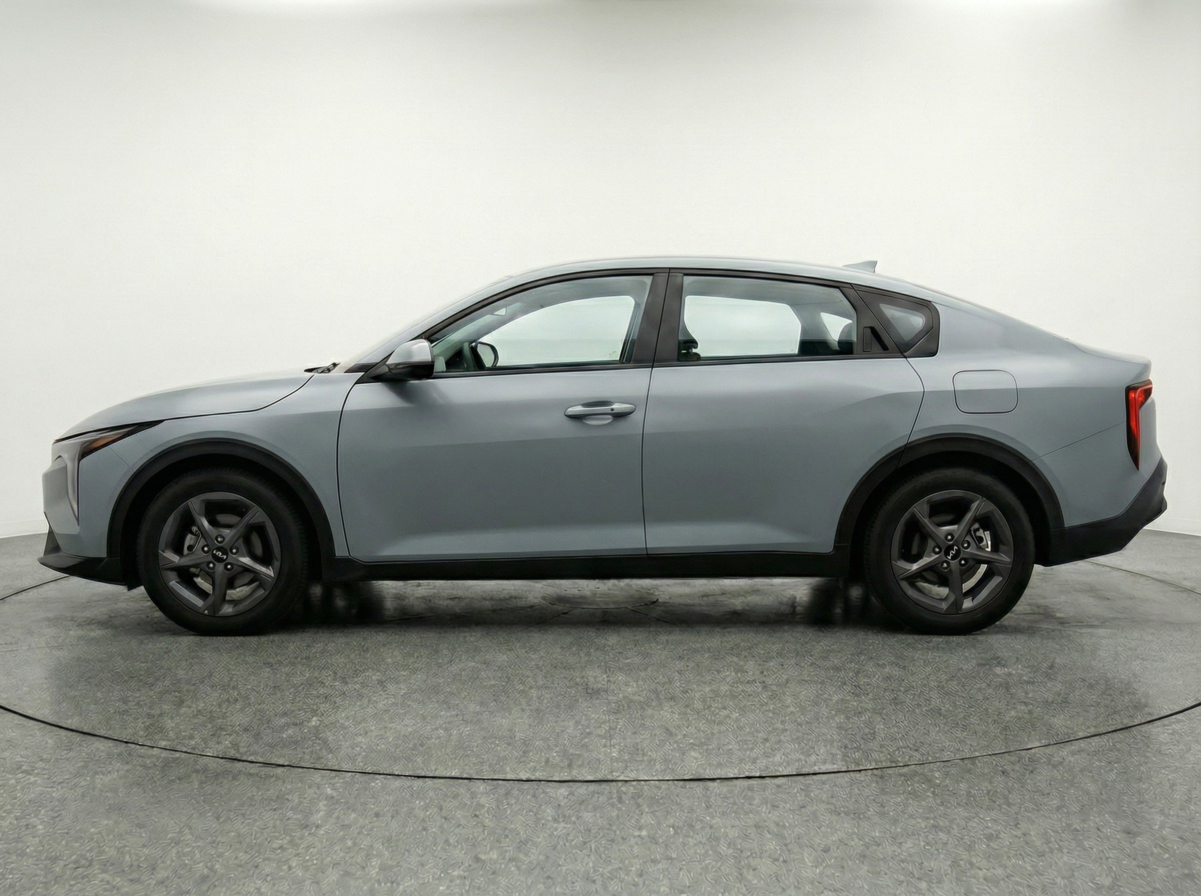 Used 2025 Kia K4 LXS image 5