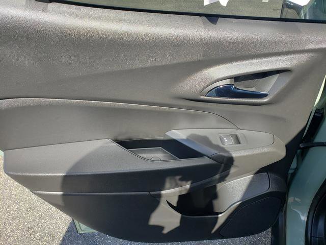 Used 2024 Chevrolet Trax RS w/ Driver Confidence Package image 13