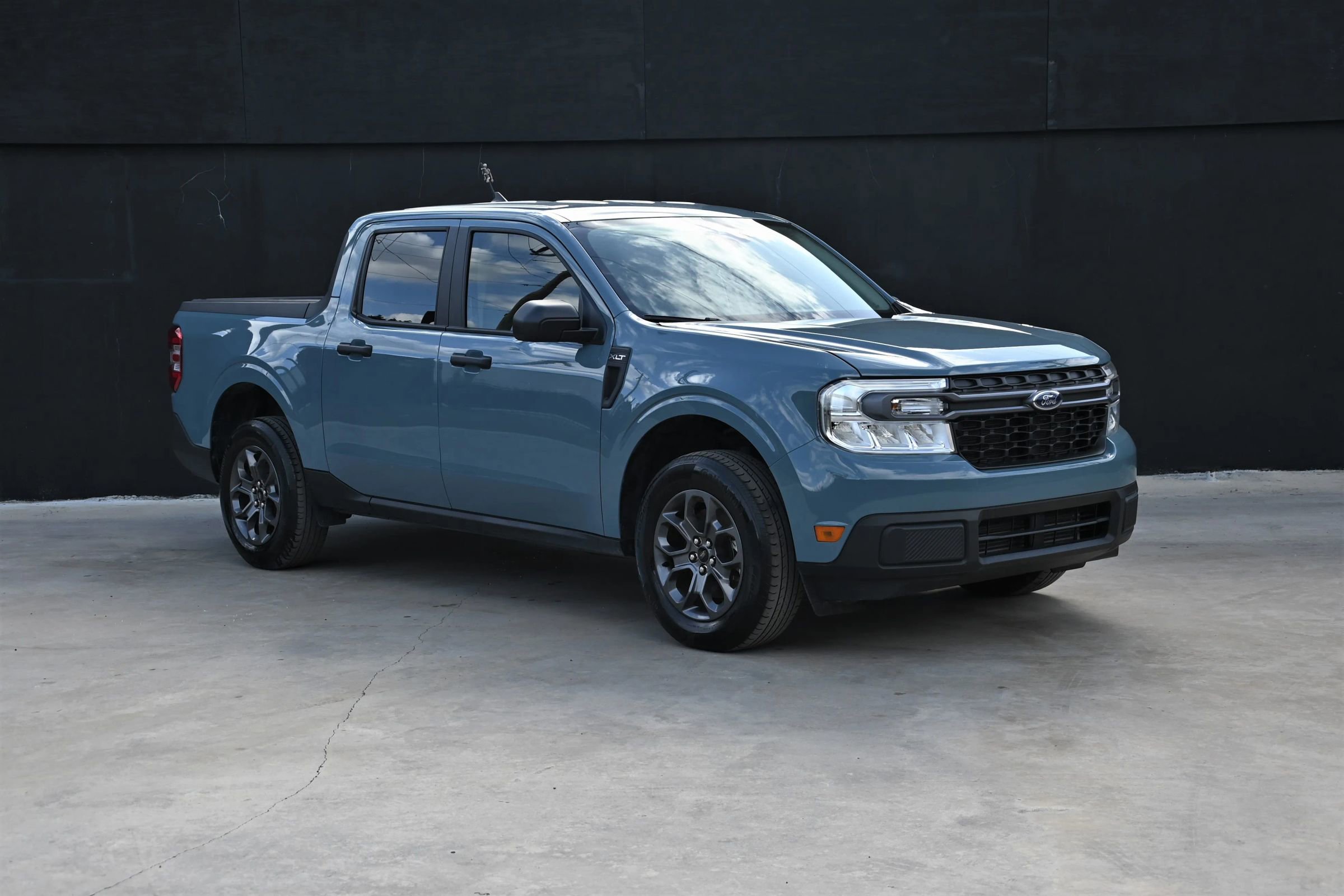 Used 2023 Ford Maverick XLT FWD image 1
