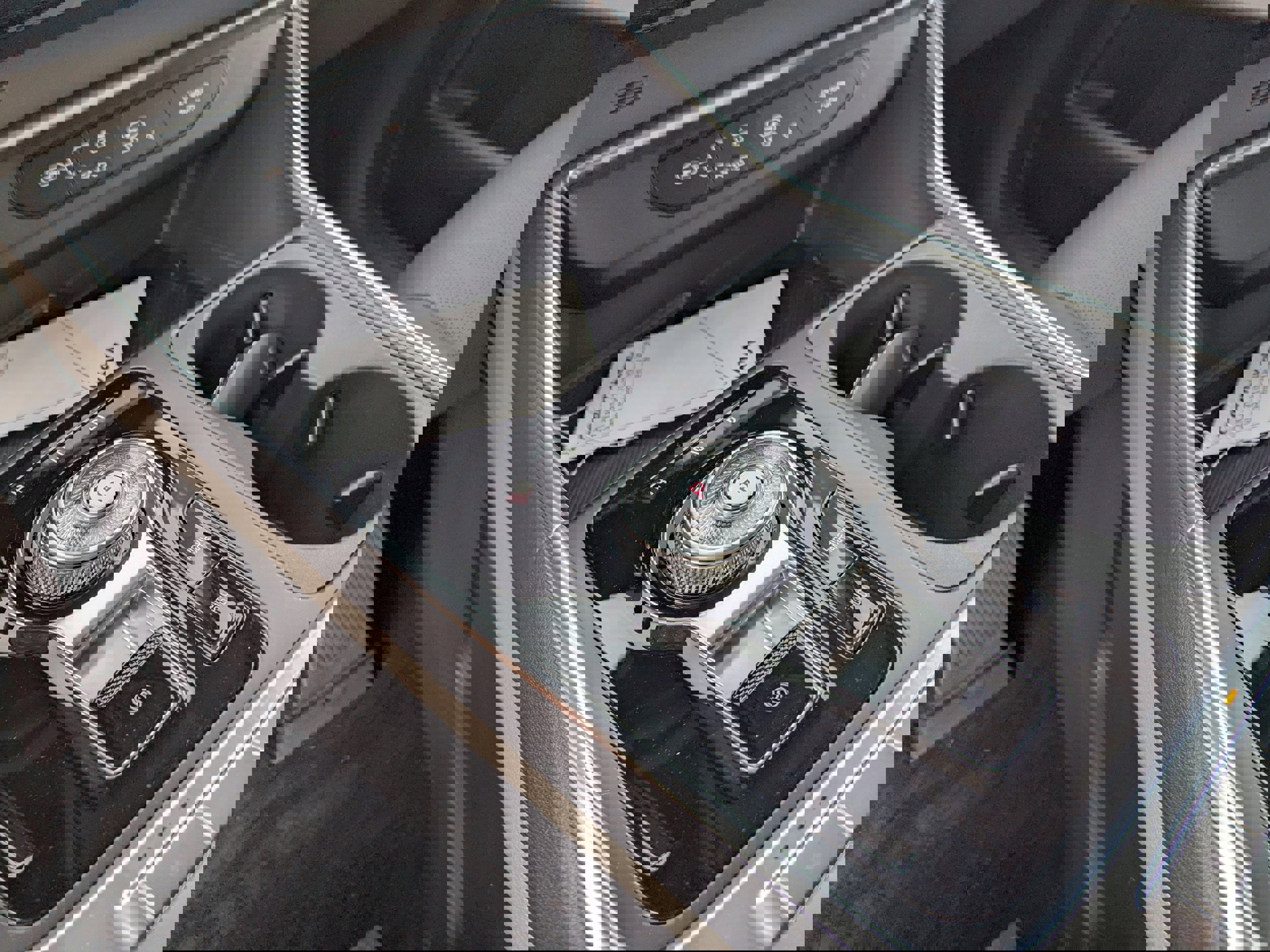 New 2025 Kia Carnival EX image 11