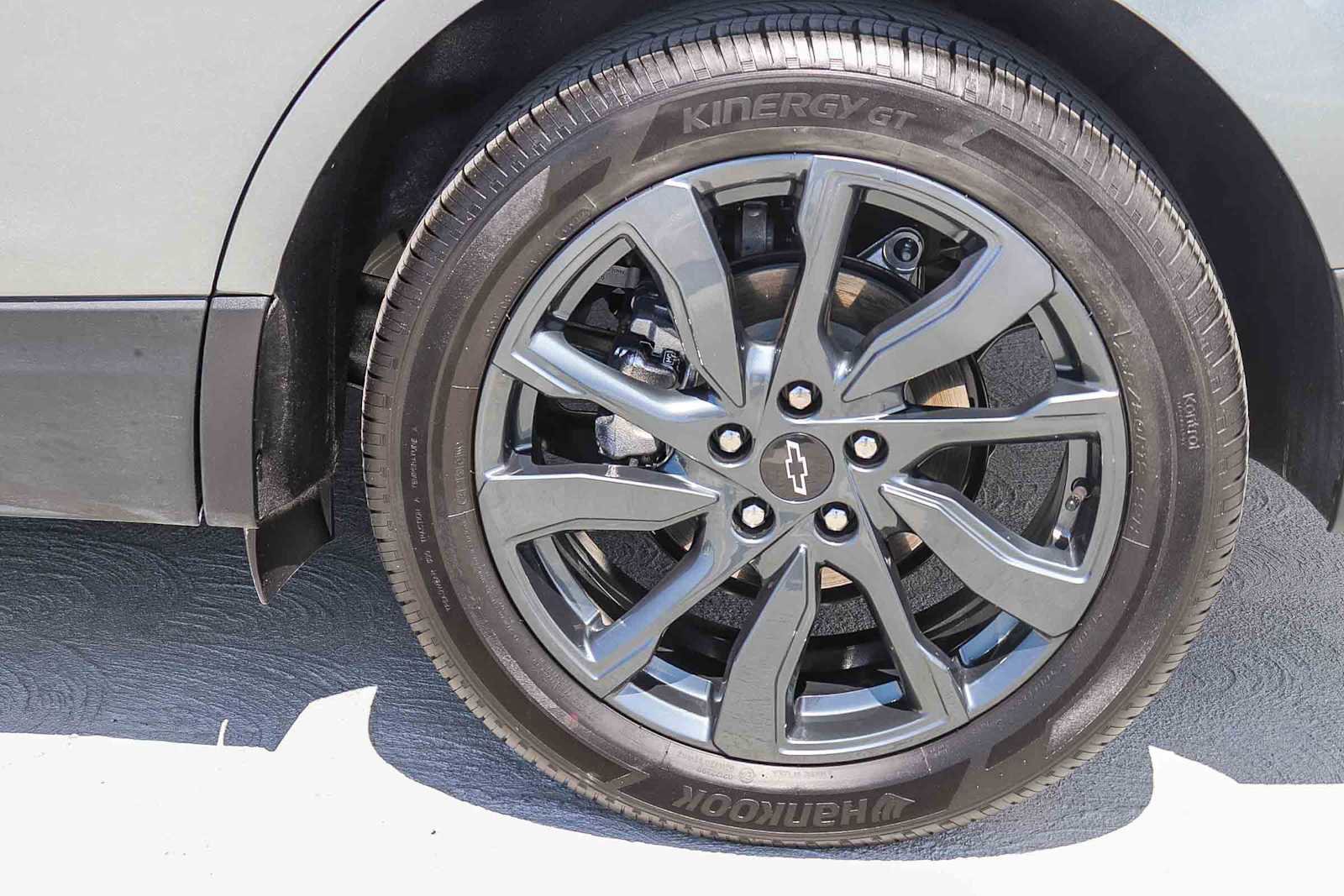 Used 2023 Chevrolet Equinox RS image 12