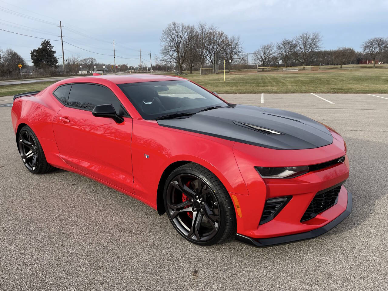Used 2018 Chevrolet Camaro SS RWD image 3