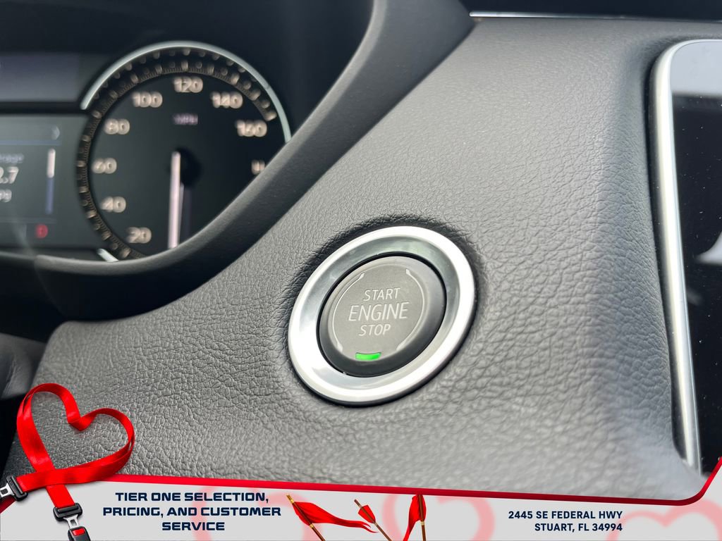 Used 2023 Cadillac XT4 Sport w/ Enhanced Visibility Package image 29