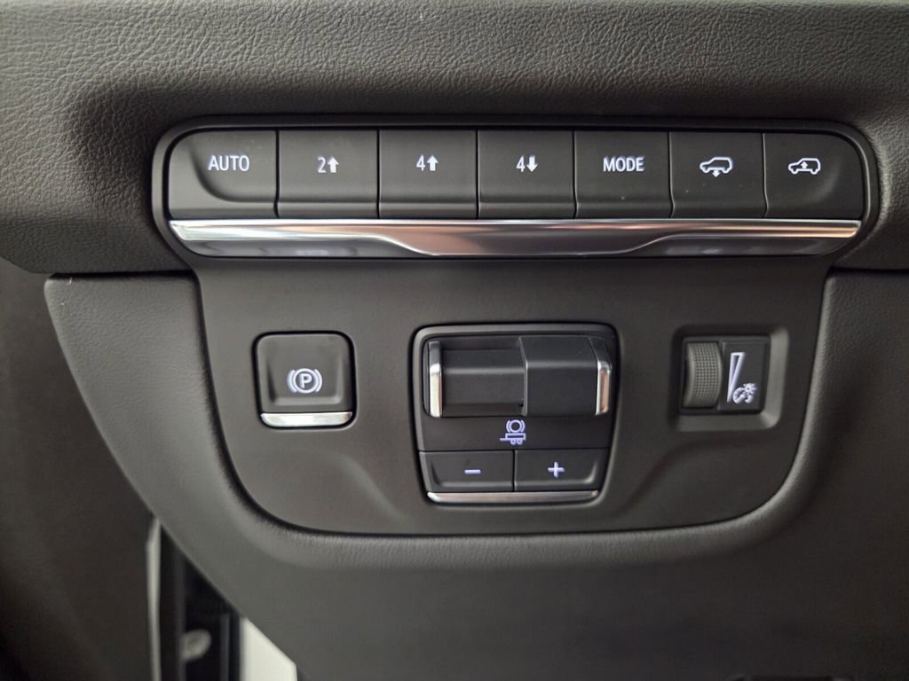 Used 2025 Cadillac Escalade Sport w/ Touring Package image 21