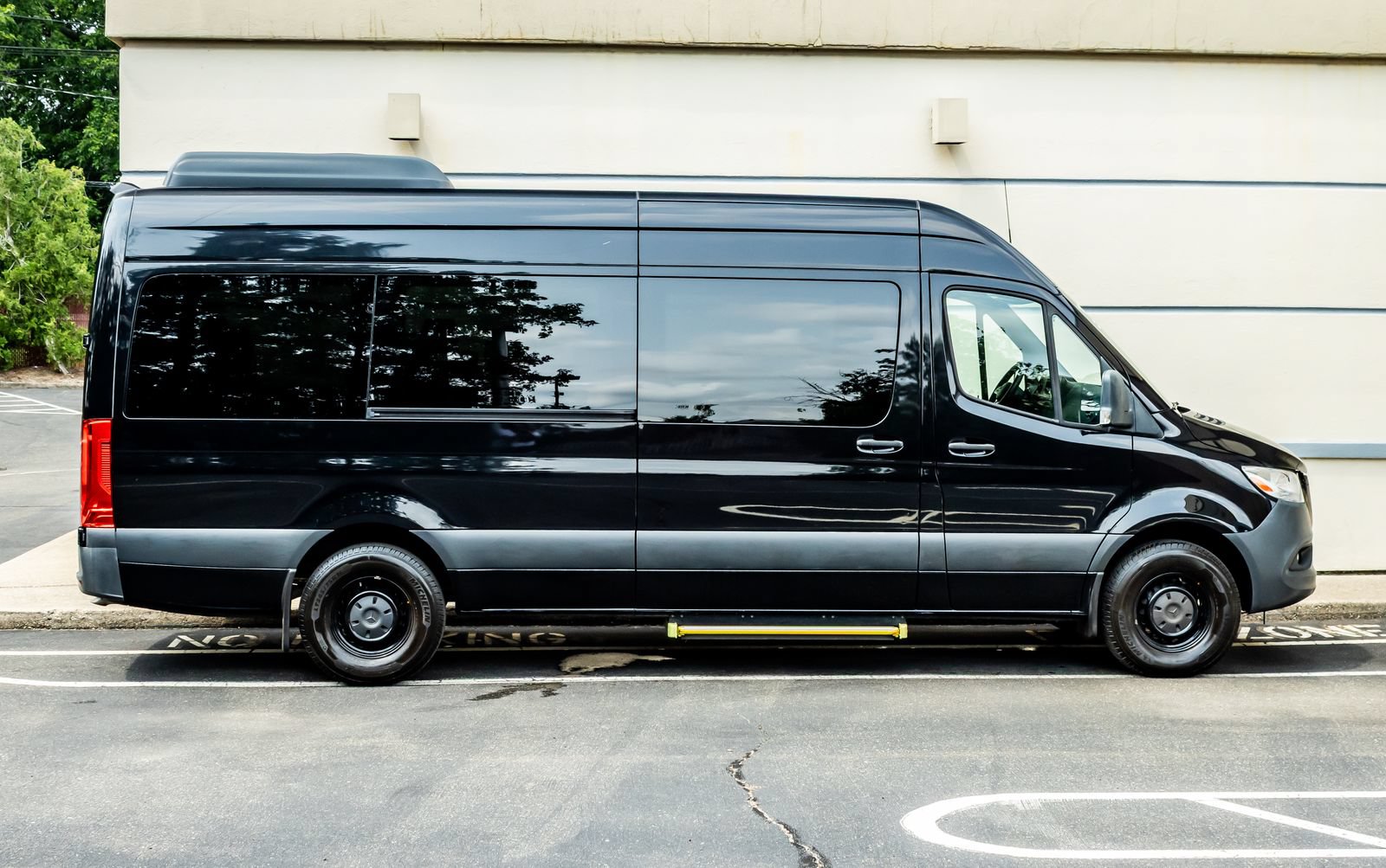 Used 2022 Mercedes-Benz Sprinter 2500 image 9