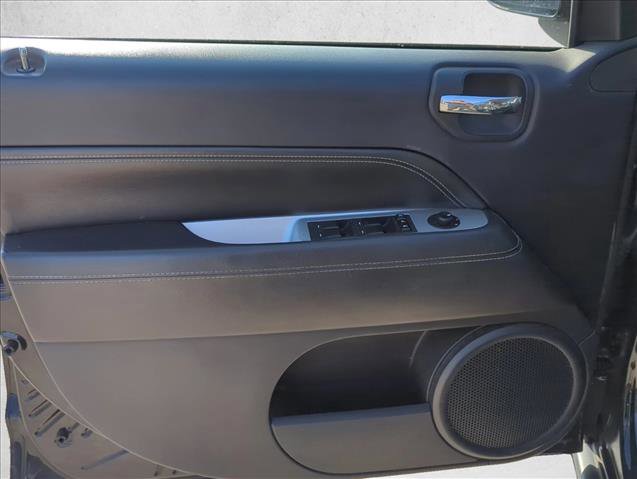 Used 2017 Jeep Compass High Altitude AWD/4WD image 8