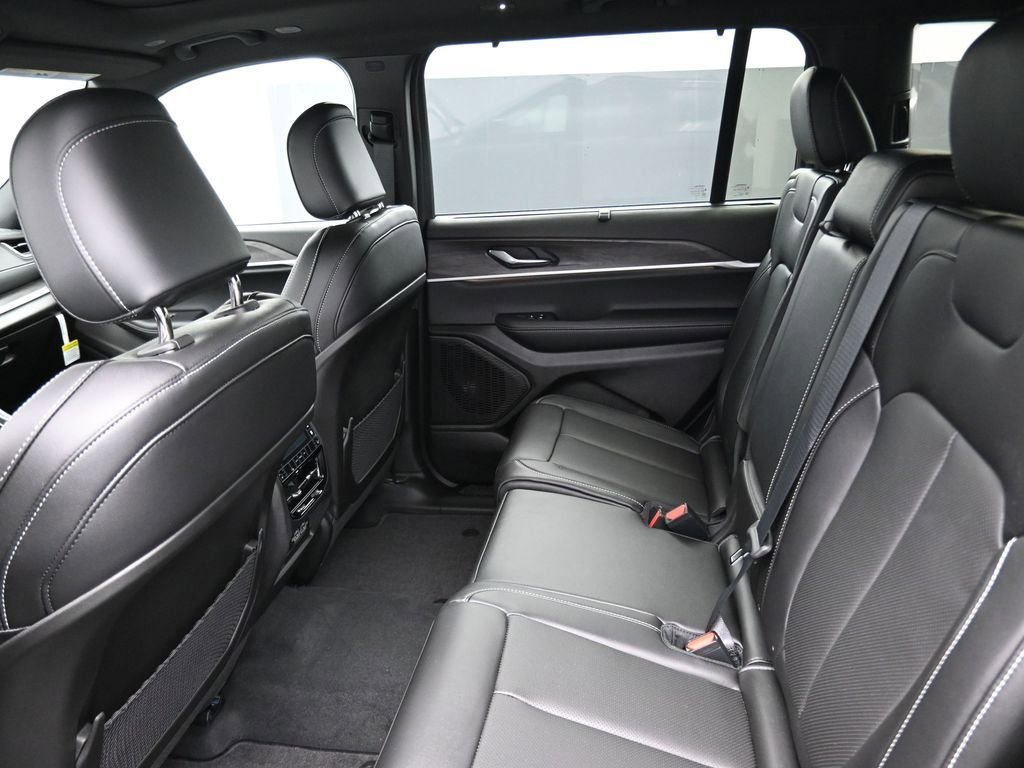 New 2025 Jeep Grand Cherokee L Limited w/ Luxury Tech Group II image 16