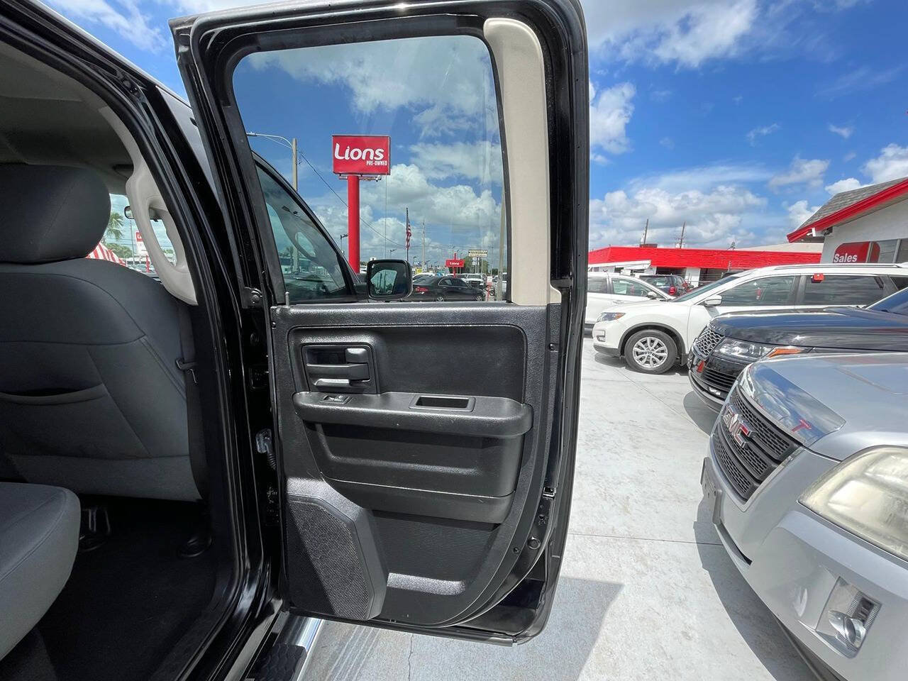 Used 2013 RAM 1500 Express AWD/4WD image 7