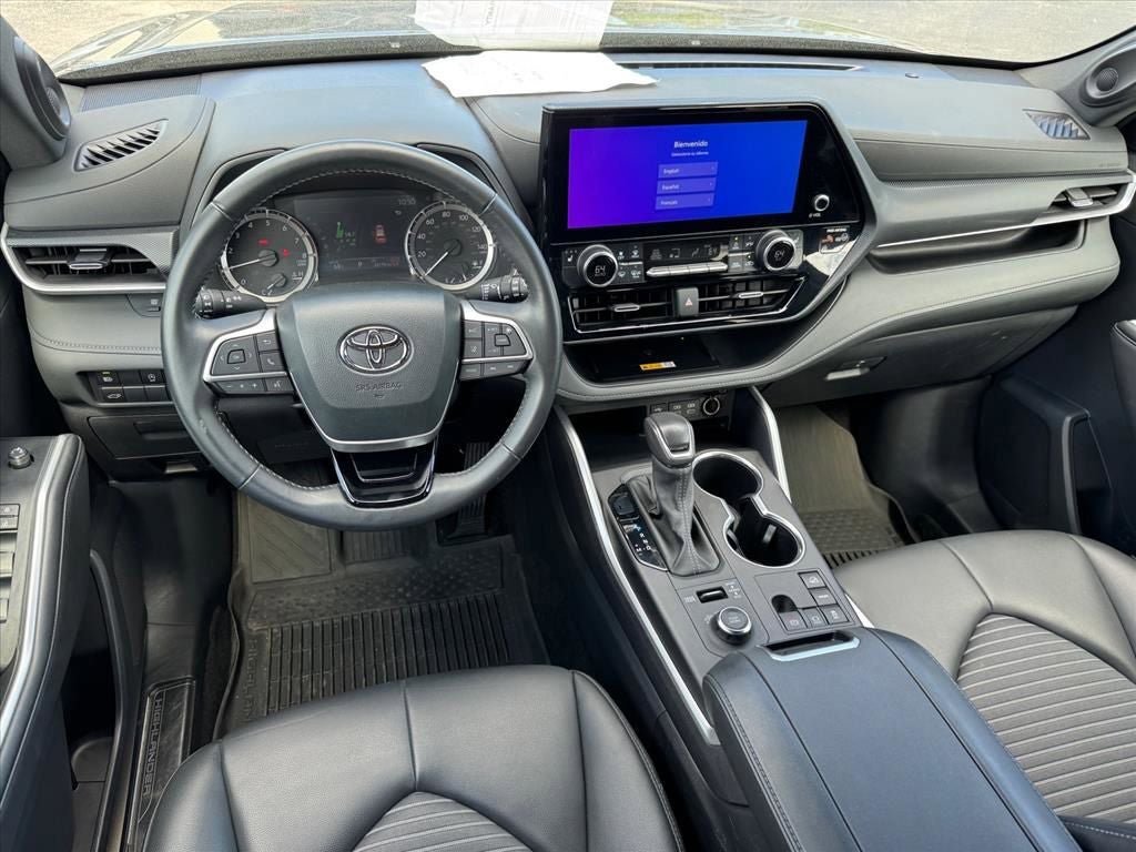Used 2024 Toyota Highlander XSE AWD/4WD image 15