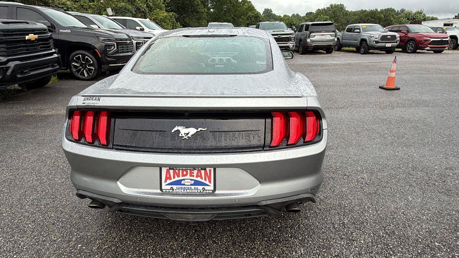 Used 2020 Ford Mustang Premium RWD image 9