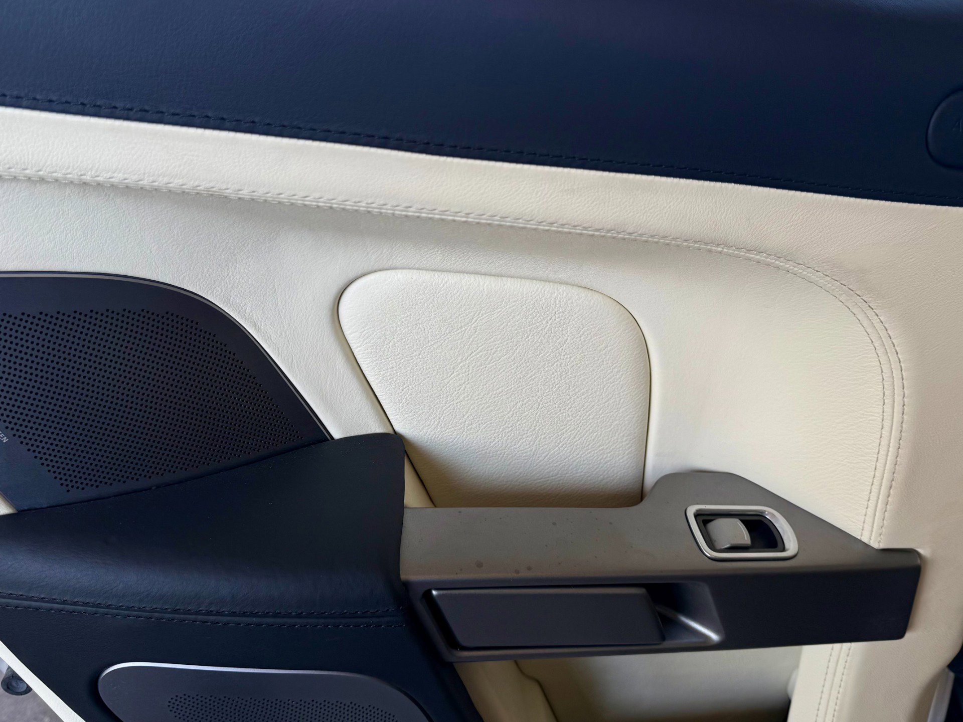 Used 2011 Aston Martin Rapide Luxe image 14