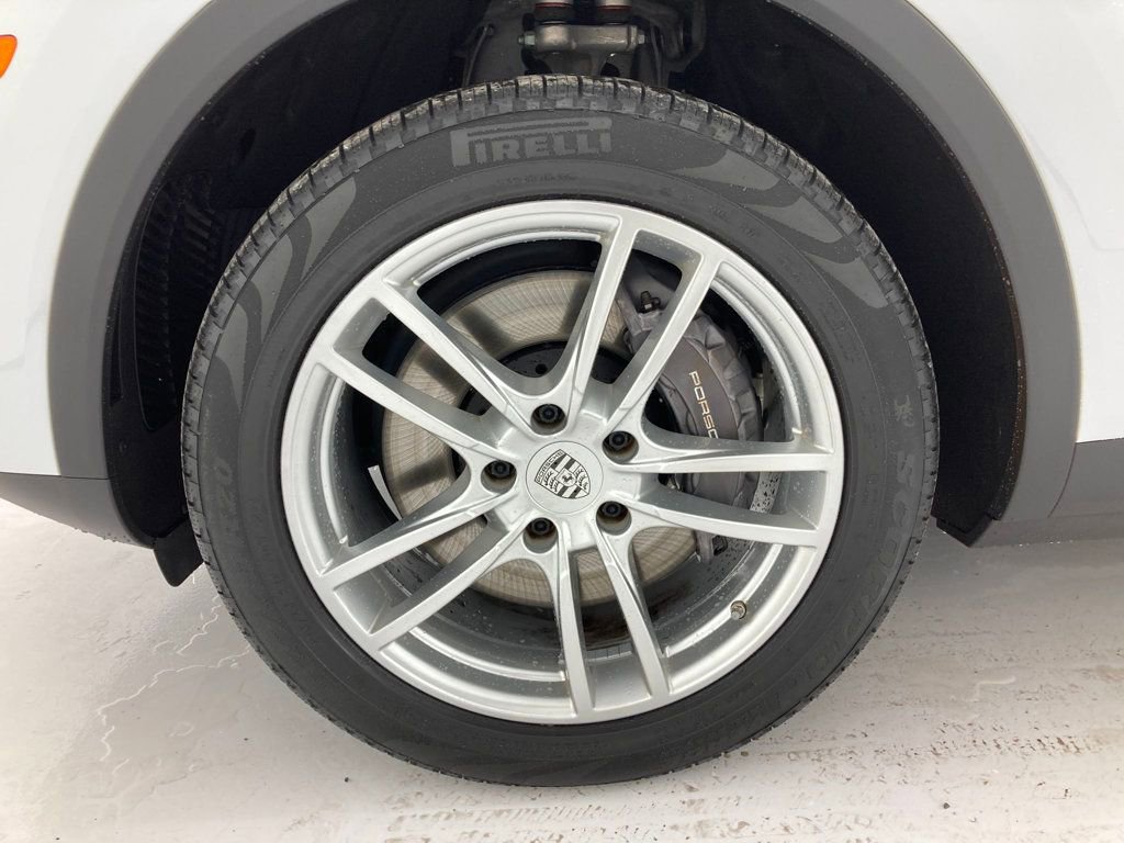 Certified 2023 Porsche Cayenne image 30