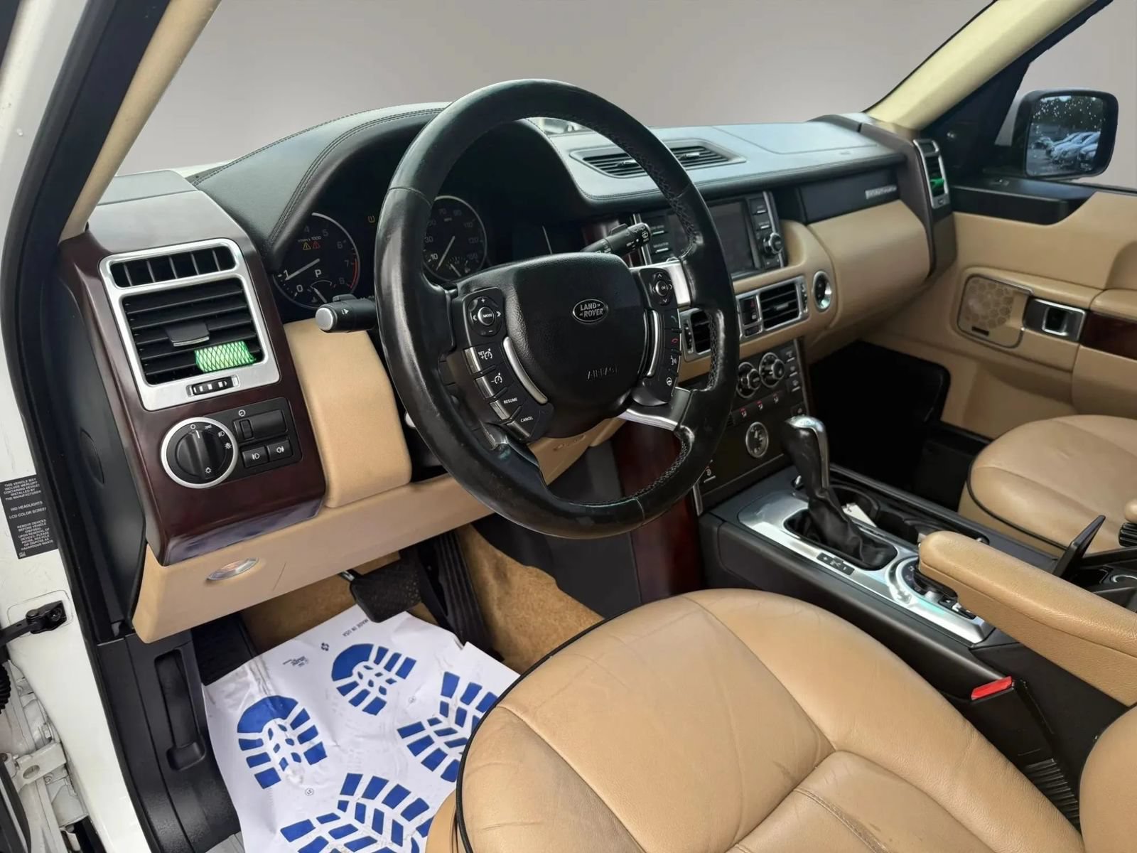 Used 2011 Land Rover Range Rover HSE AWD/4WD image 15
