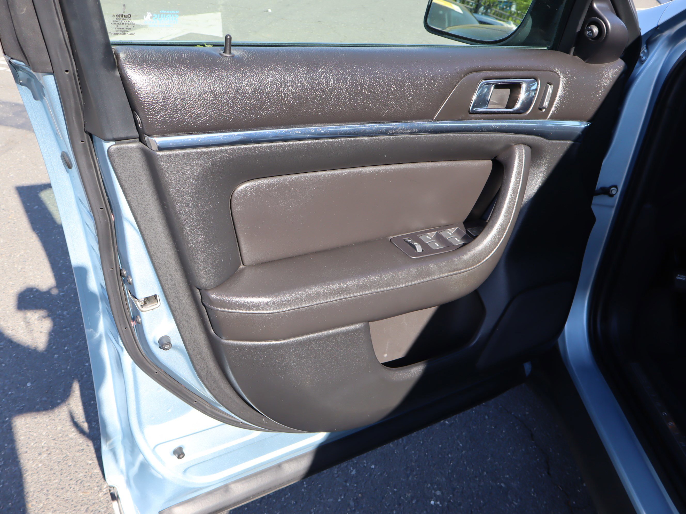 Used 2009 Lincoln MKS image 15