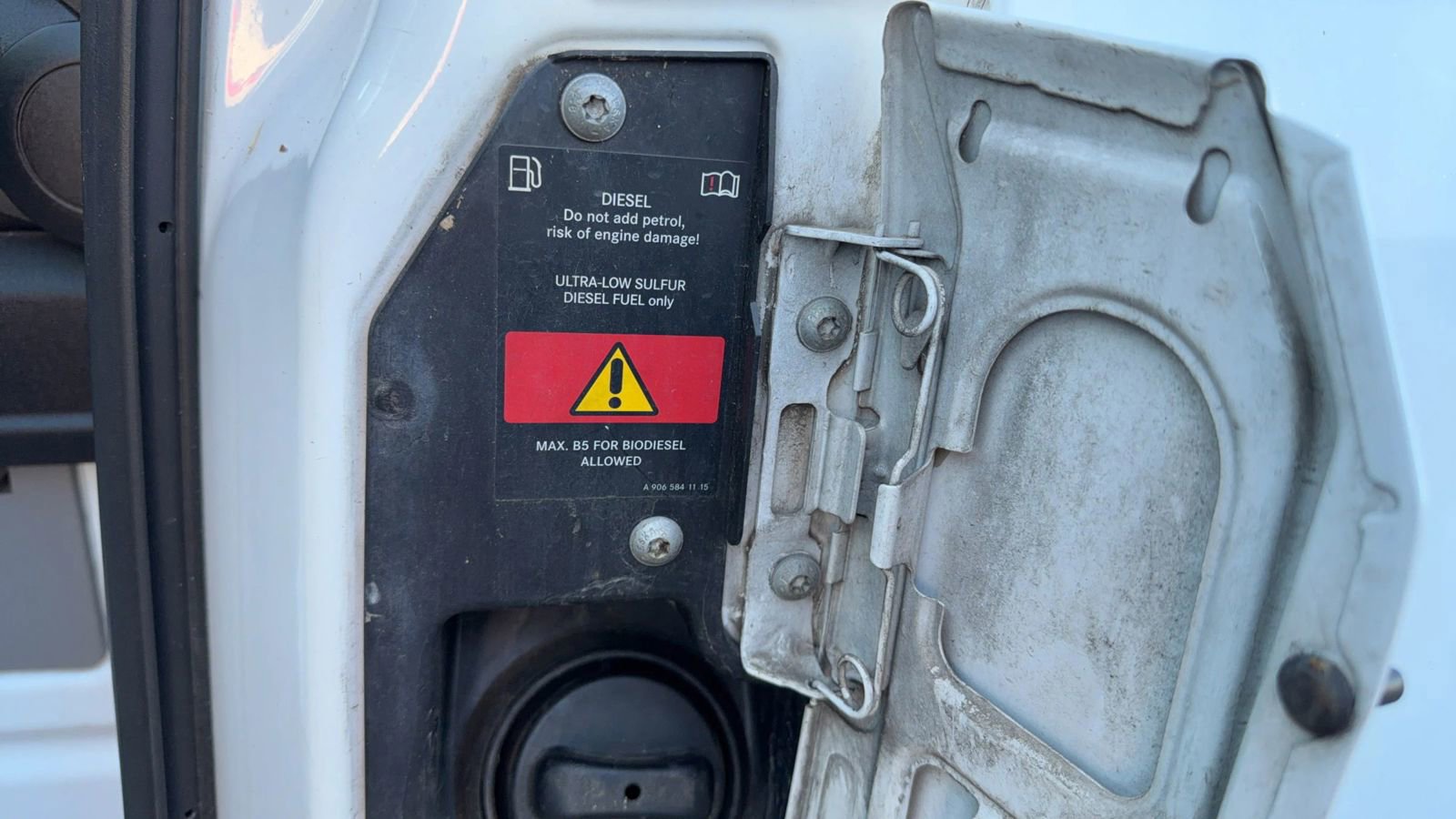 Used 2015 Mercedes-Benz Sprinter 3500 image 38