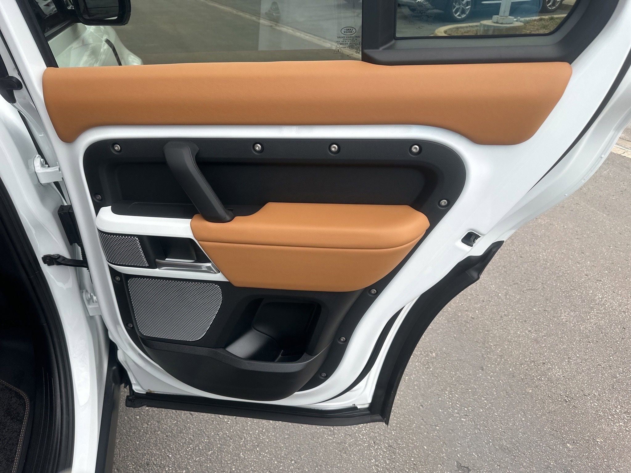 Used 2024 Land Rover Defender 130 S image 11