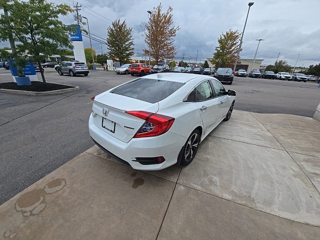 Used 2018 Honda Civic Touring image 3
