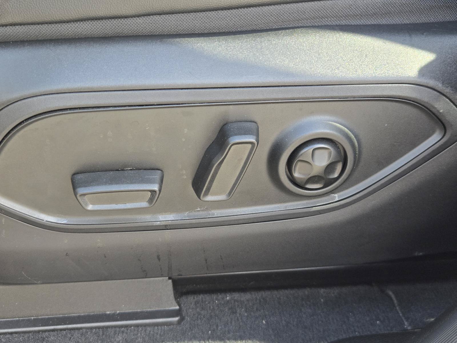 Certified 2025 Jeep Grand Cherokee Altitude RWD image 25