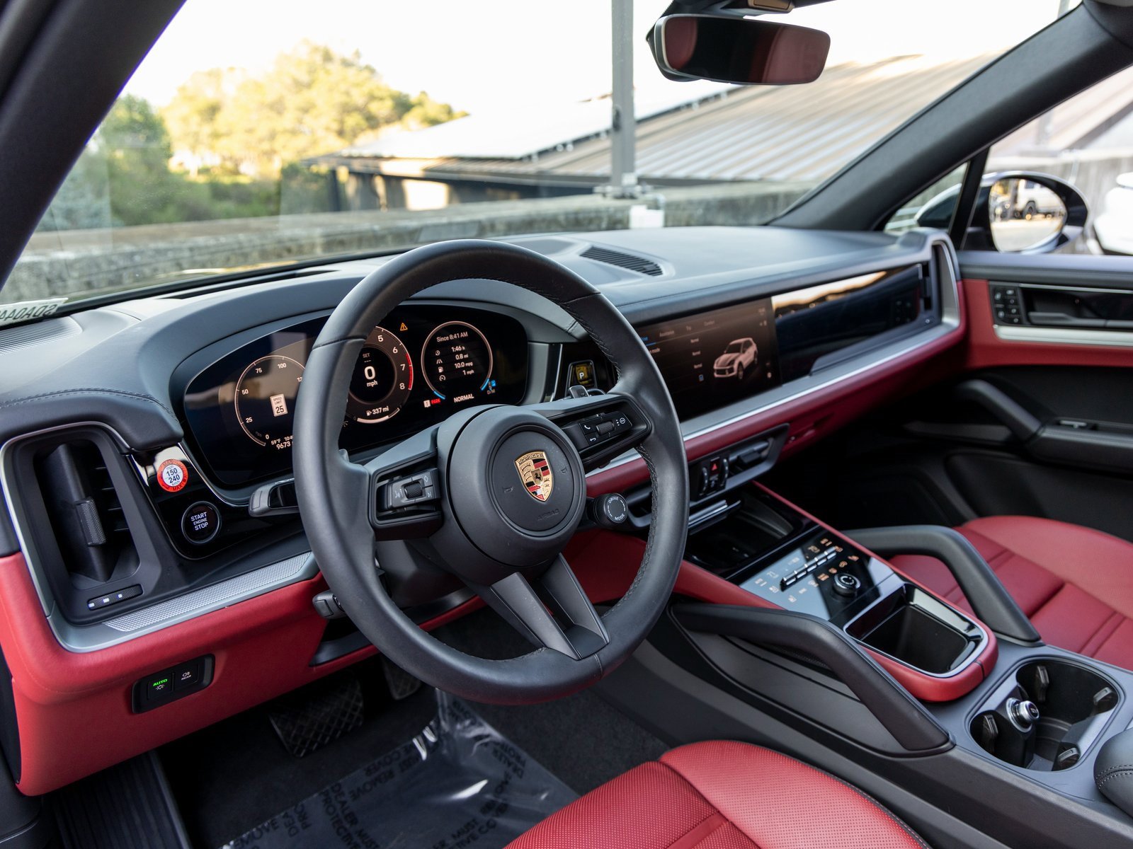 Certified 2025 Porsche Cayenne image 4