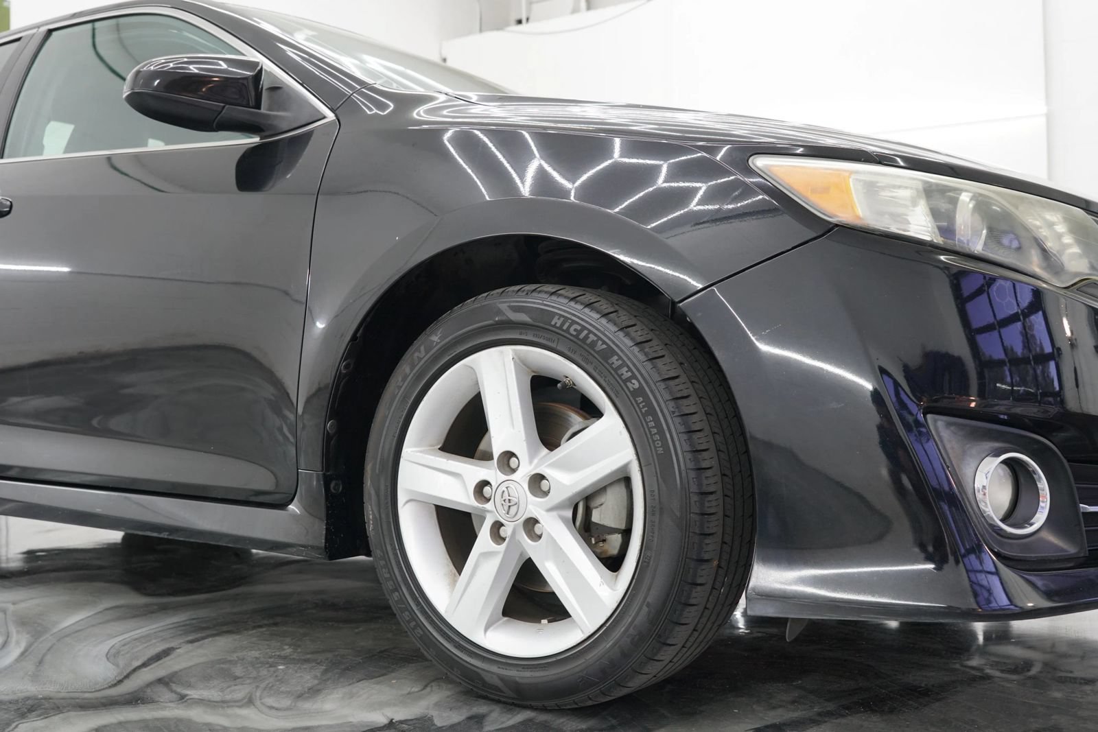 Used 2013 Toyota Camry SE FWD image 4