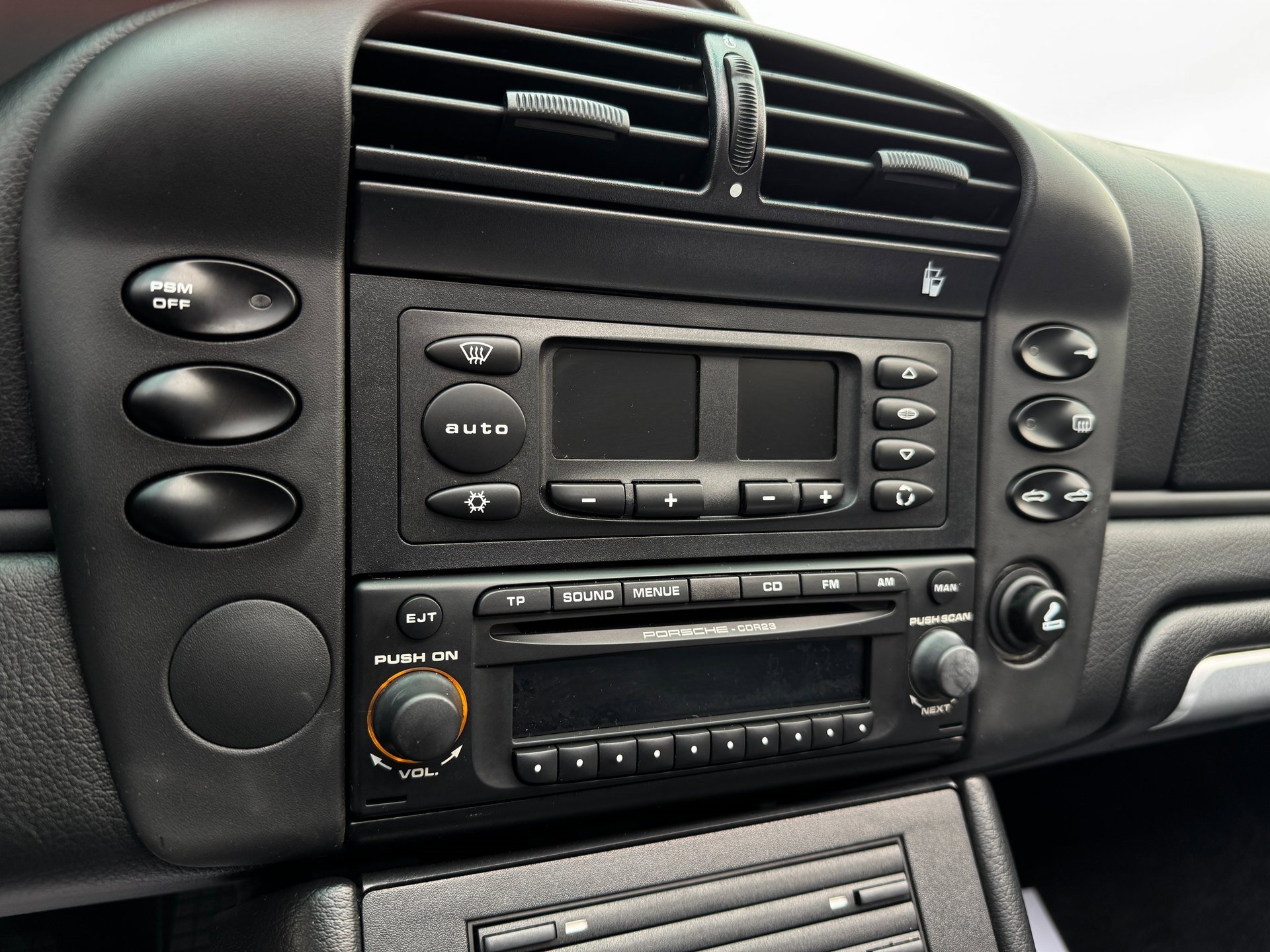 Used 2003 Porsche Boxster image 39