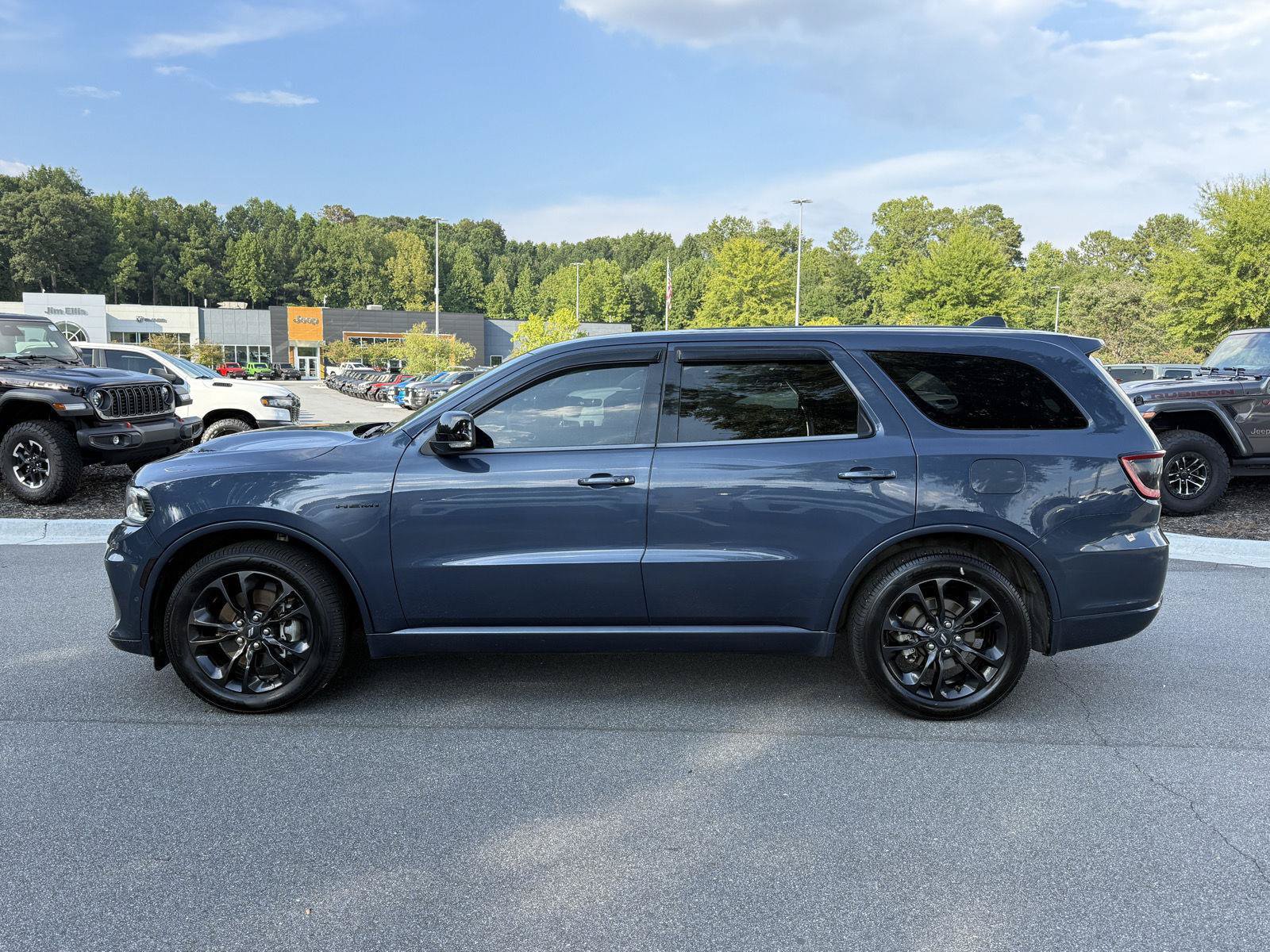 Used 2021 Dodge Durango R/T w/ Blacktop Package RWD image 2