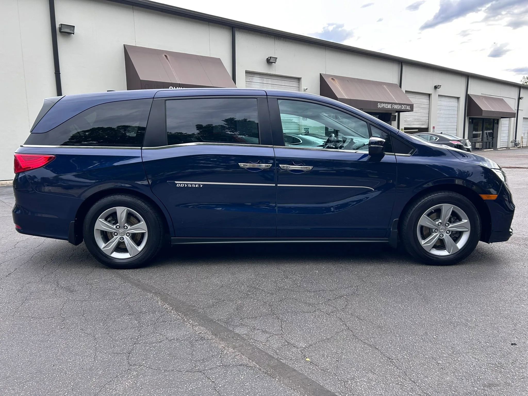 Used 2018 Honda Odyssey EX-L image 2