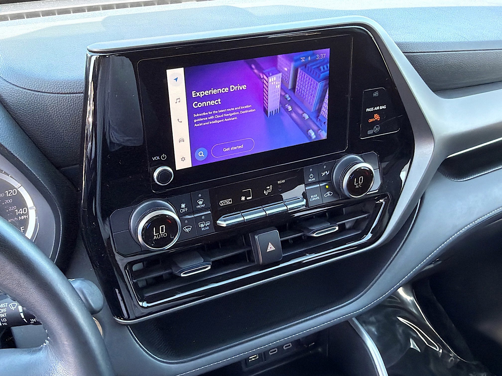 Used 2023 Toyota Highlander LE image 27