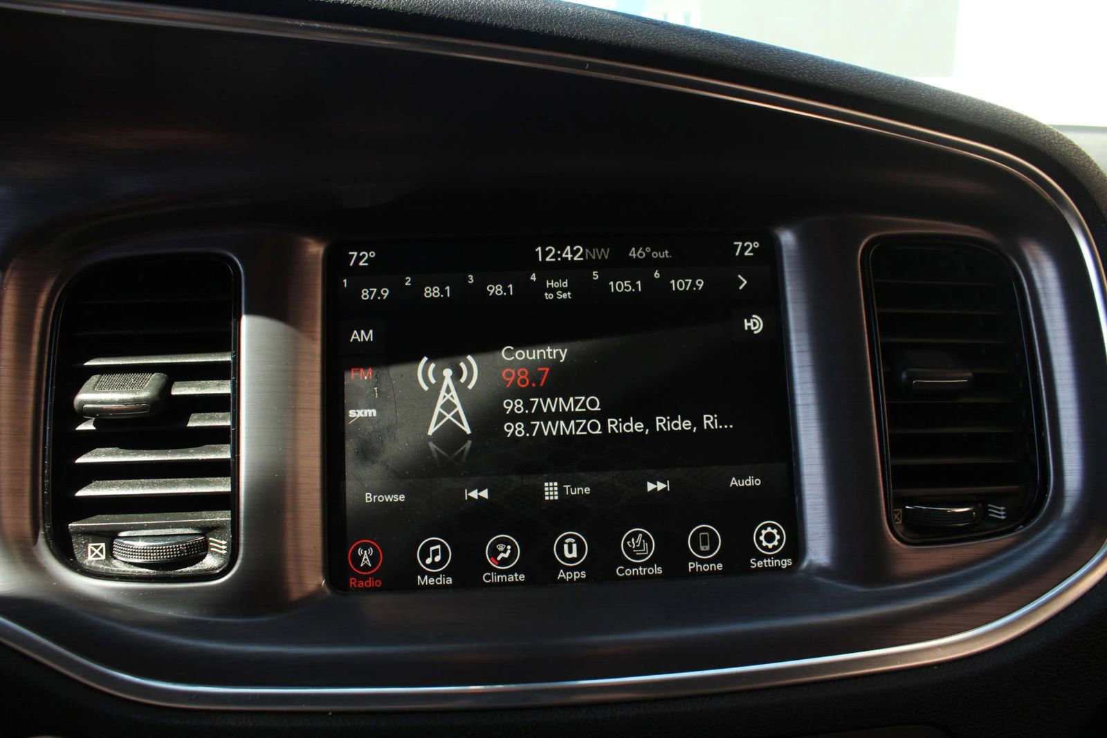 Used 2017 Dodge Charger R/T w/ Blacktop Package image 27