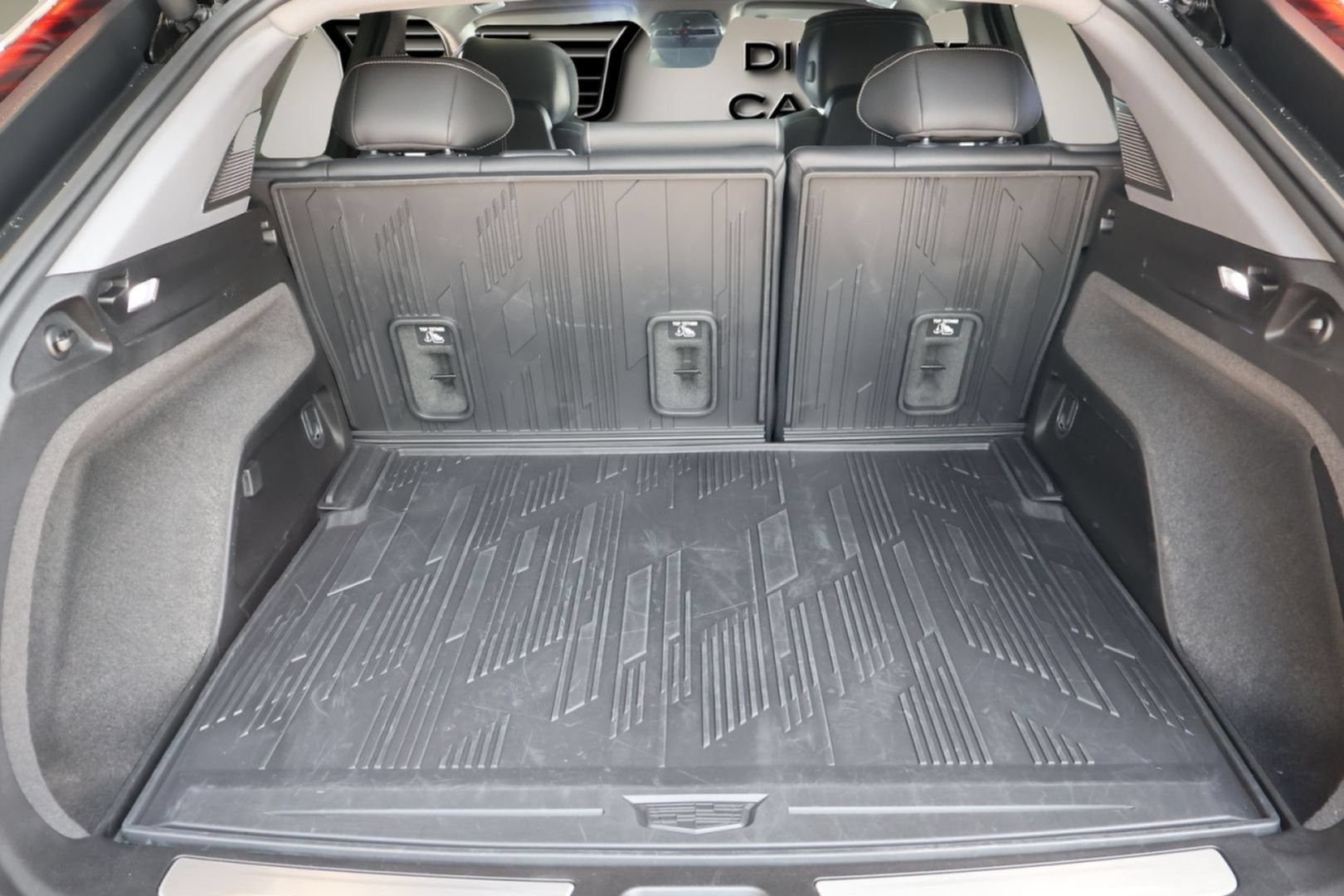 Certified 2025 Cadillac Optiq Luxury 2 w/ LPO, Floor Liner Package AWD/4WD image 16