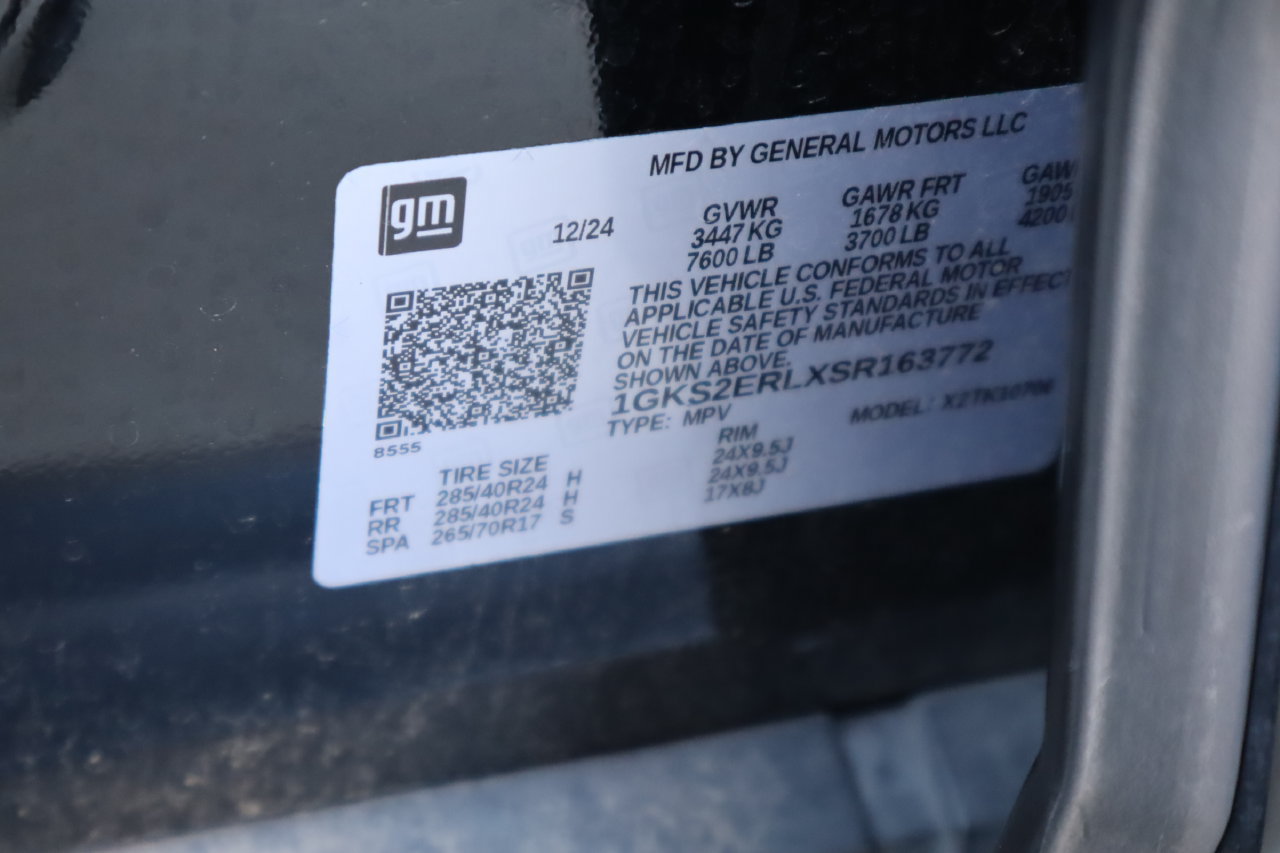 Used 2025 GMC Yukon Denali Ultimate AWD/4WD image 36