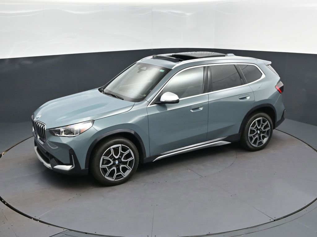 Used 2024 BMW X1 xDrive28i AWD/4WD image 1