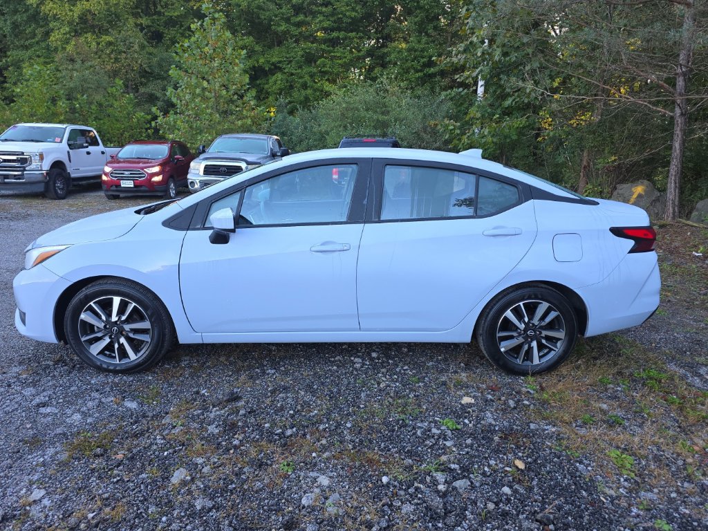 Used 2025 Nissan Versa SV FWD image 4