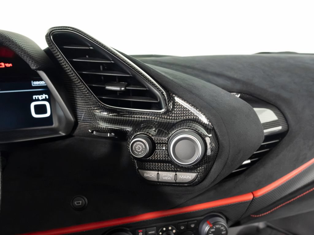 Used 2020 Ferrari 488 Pista Coupe RWD image 20