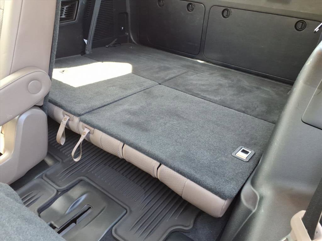 Used 2023 Lexus GX 460 Luxury w/ Sport Design Package AWD/4WD image 10