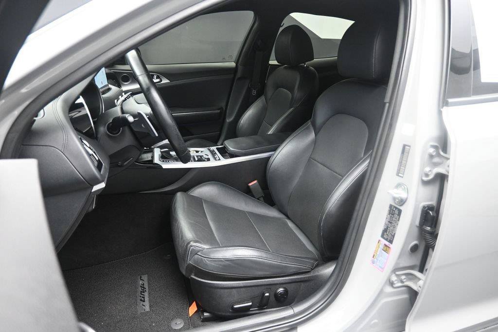 Used 2022 Kia Stinger GT1 AWD/4WD image 16