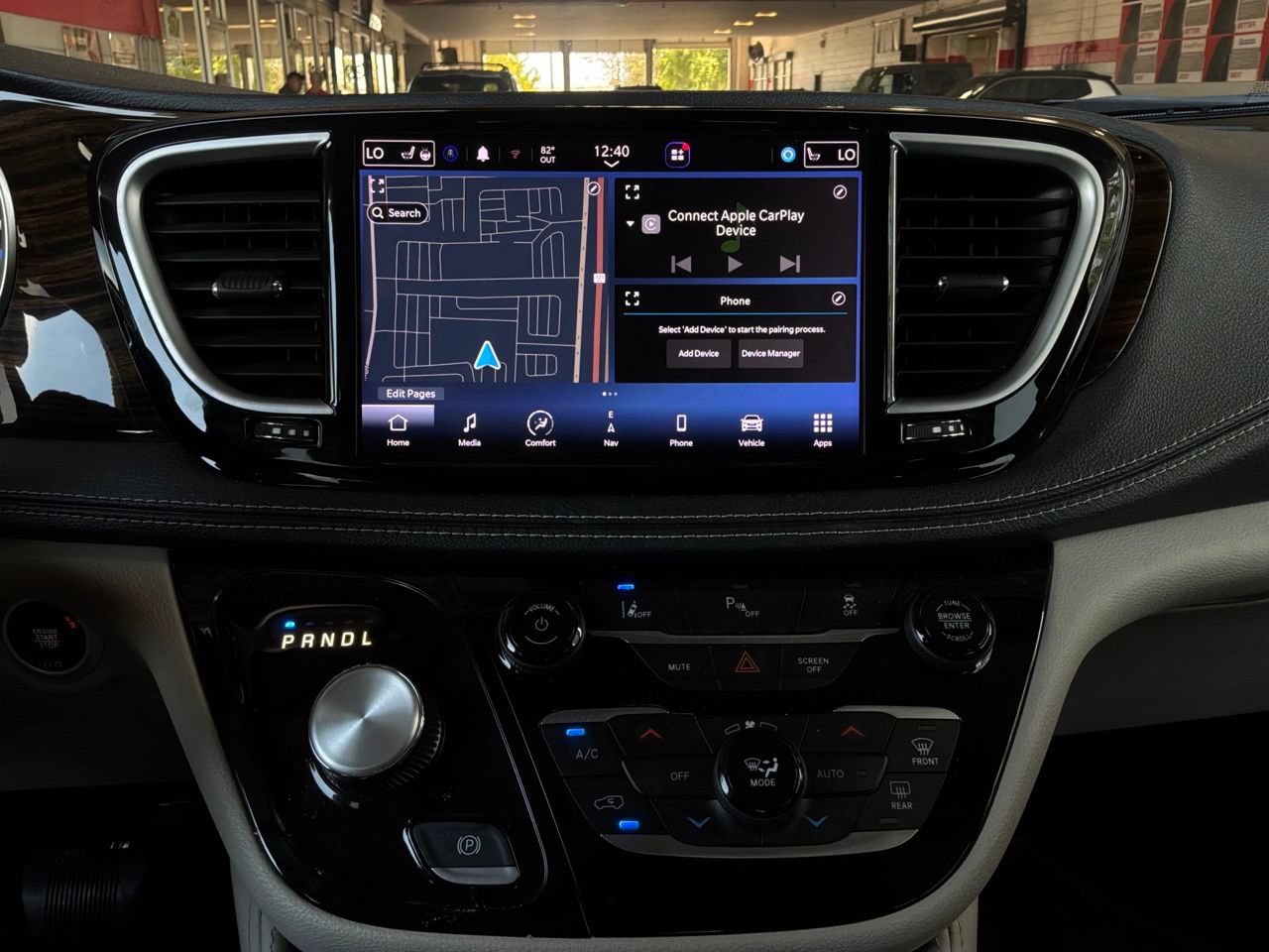 Used 2023 Chrysler Pacifica Limited FWD image 37