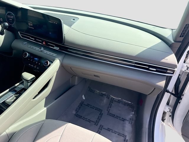 Certified 2025 Hyundai Elantra SEL FWD image 27