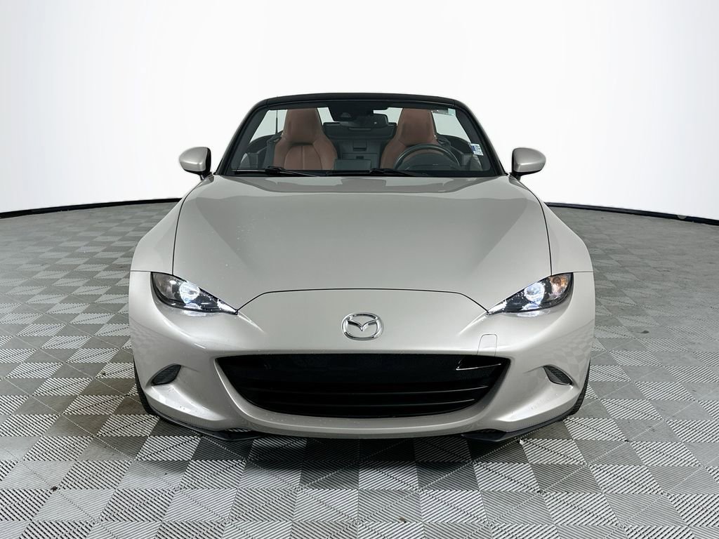 Used 2023 MAZDA MX-5 Miata Grand Touring RWD image 2