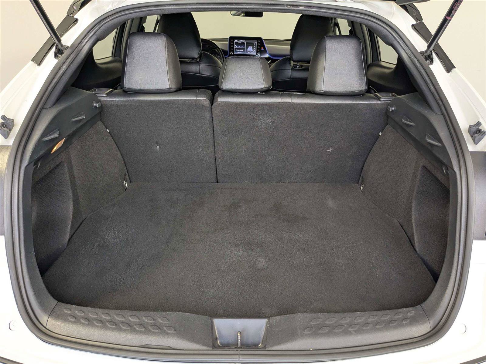 Used 2020 Toyota C-HR XLE FWD image 7
