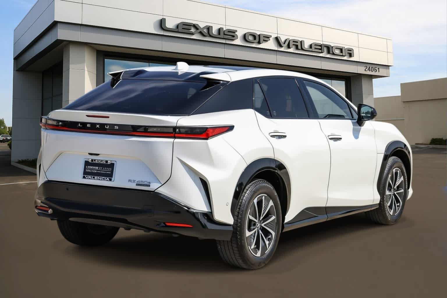 Certified 2023 Lexus RZ 450e Premium w/ Technology Package AWD/4WD image 4