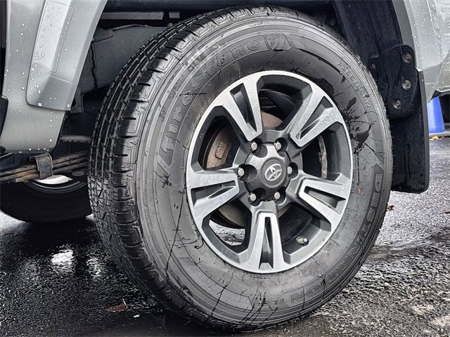 Used 2018 Toyota Tacoma TRD Sport image 18