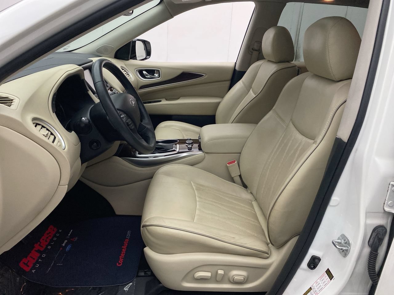 Used 2018 INFINITI QX60 Luxe w/ Deluxe Technology Package AWD/4WD image 14