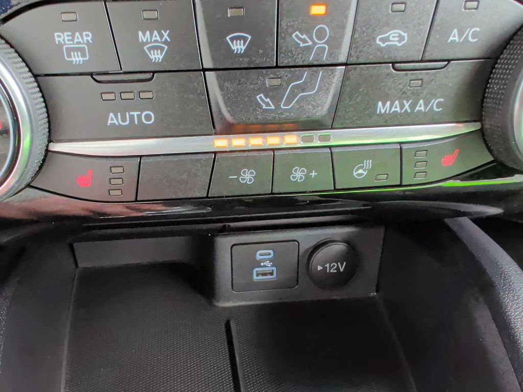 Certified 2022 Ford Escape SEL w/ SEL Stealth AWD Package image 22