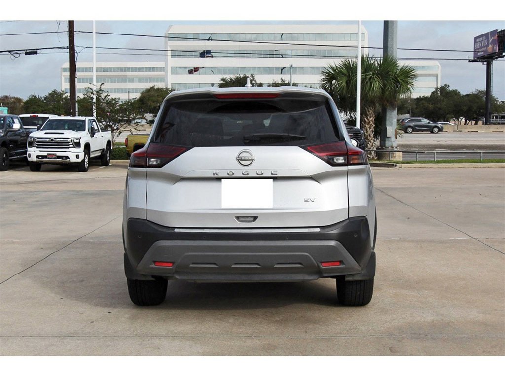 Used 2022 Nissan Rogue SV image 5