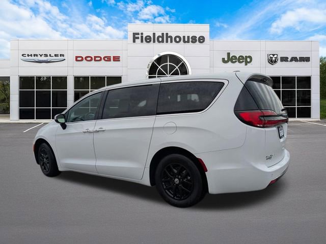 Used 2023 Chrysler Pacifica Touring-L FWD image 21