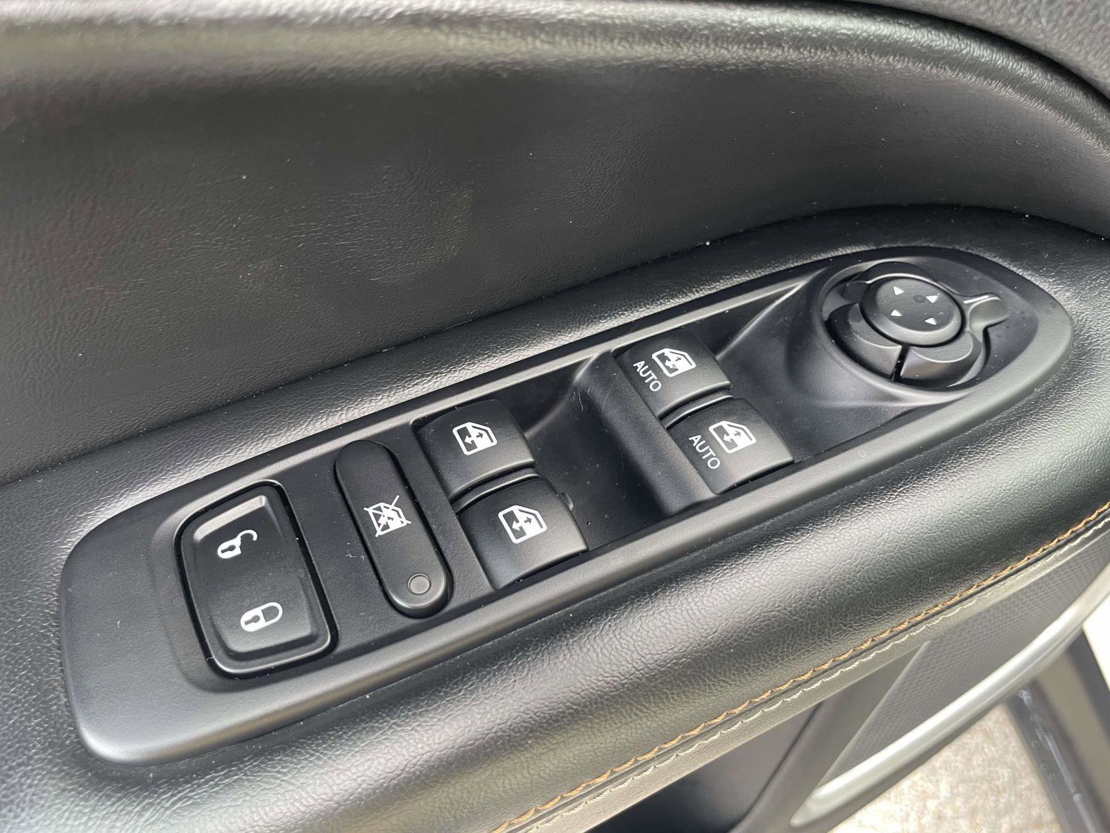 Used 2020 Jeep Compass Latitude w/ Cold Weather Group image 6