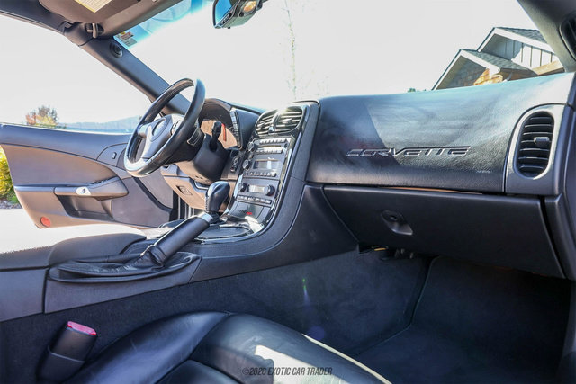 Used 2010 Chevrolet Corvette Coupe w/ 1LT image 28