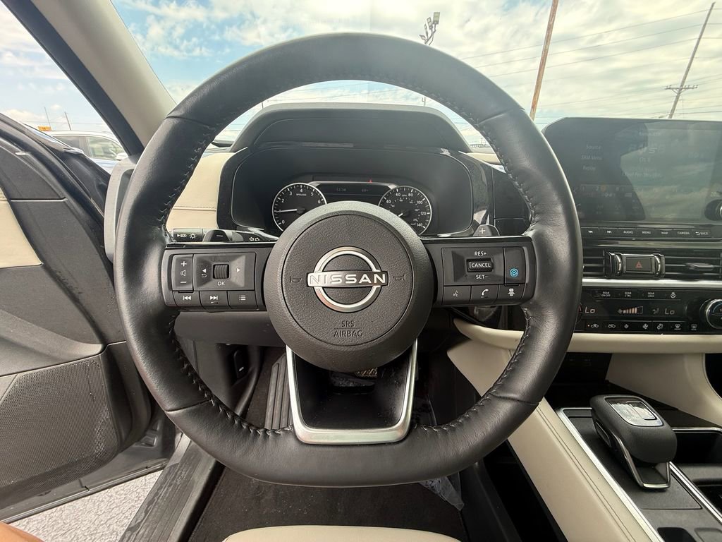 Used 2023 Nissan Pathfinder SL FWD image 16
